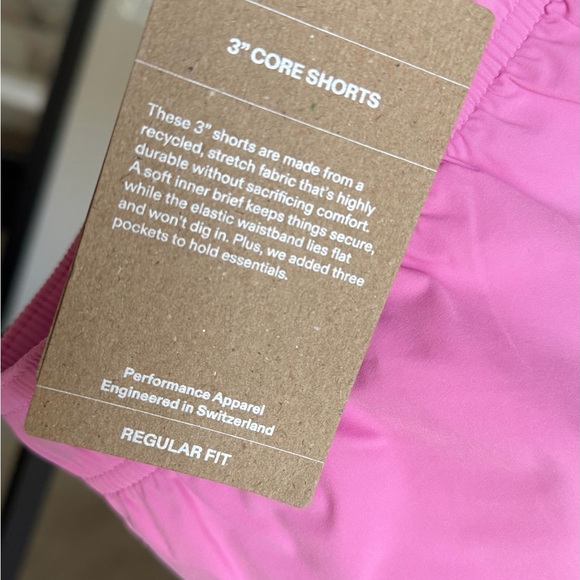 🩷 NWT ON Running 3" Core Short Raspberry Pink - Picture 2 of 6